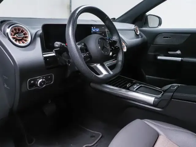 Mercedes-Benz EQA 300