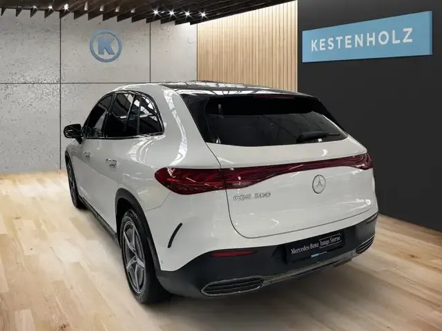 Mercedes-Benz EQE SUV