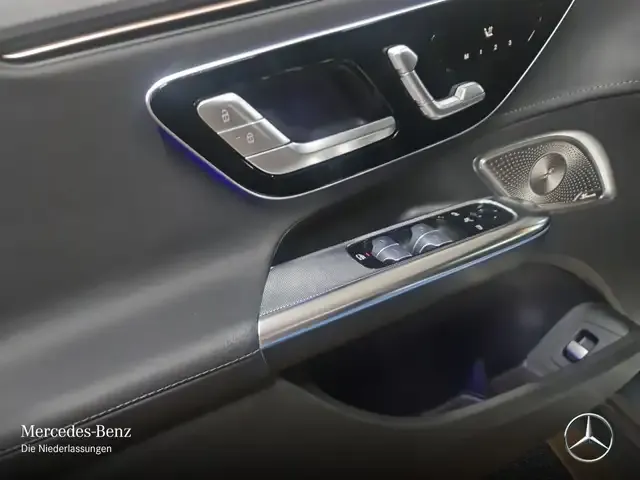 Mercedes-Benz EQE 300