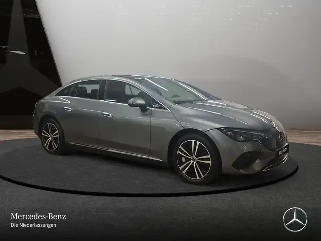 Mercedes-Benz EQE 300