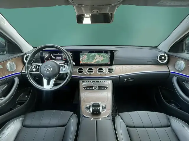 Mercedes-Benz E 200