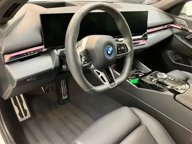 BMW i5