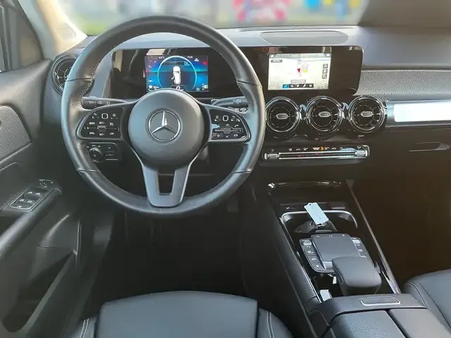 Mercedes-Benz GLB 200