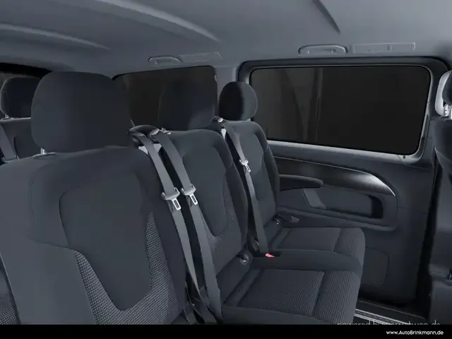 Mercedes-Benz V 220