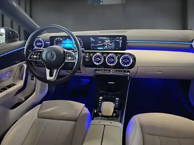 Mercedes-Benz CLA 200