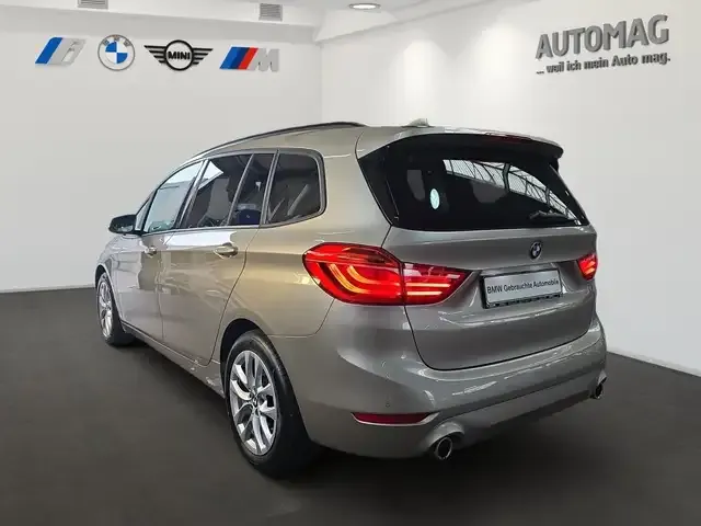 BMW 220
