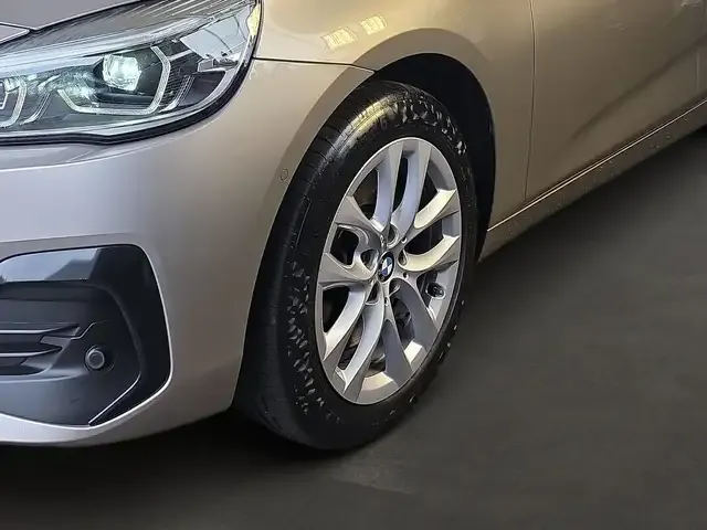 BMW 220
