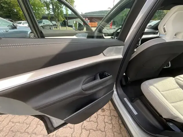 Volvo EX90