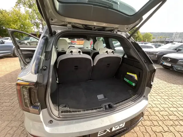 Volvo EX90