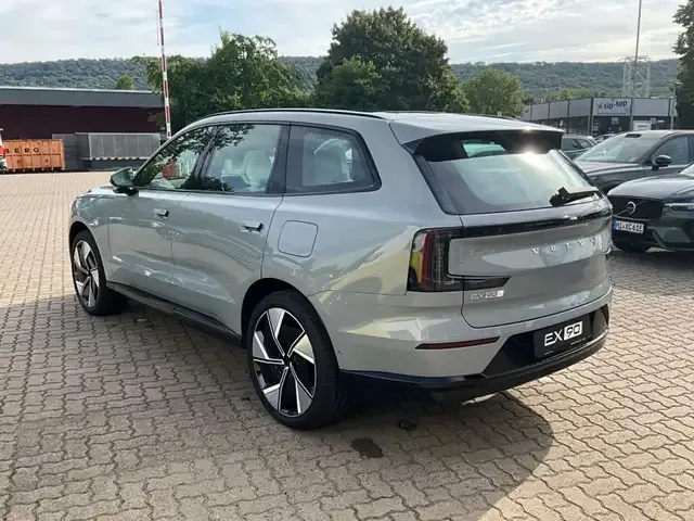 Volvo EX90