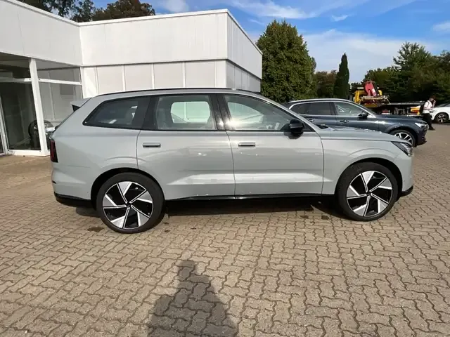 Volvo EX90