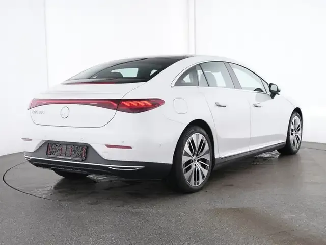 Mercedes-Benz EQE 300