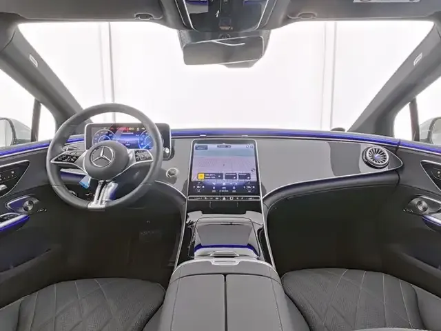 Mercedes-Benz EQE 300