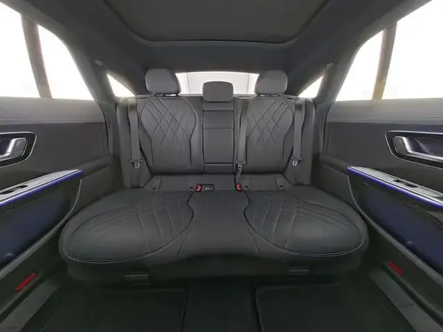 Mercedes-Benz EQE 300