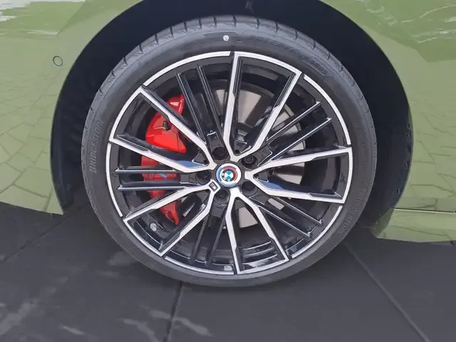 BMW 235