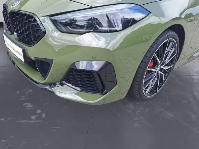 BMW 235