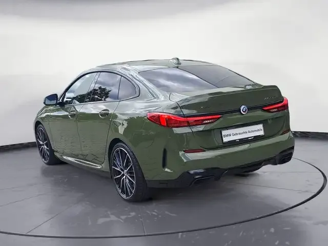 BMW 235