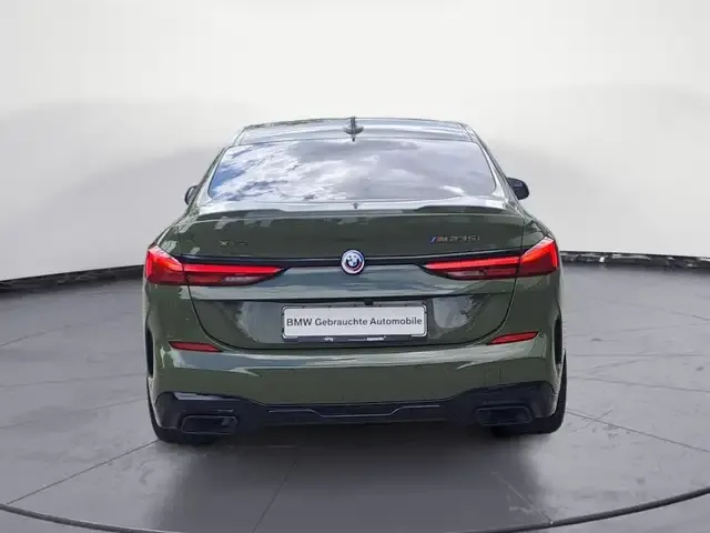 BMW 235