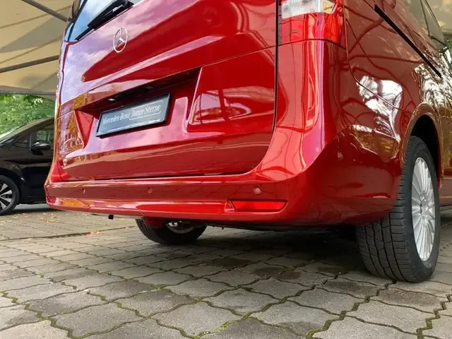 Mercedes-Benz V 220