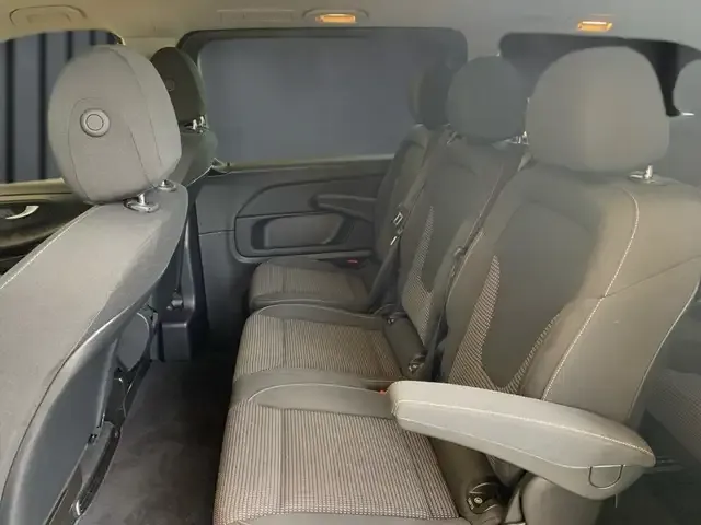 Mercedes-Benz V 220