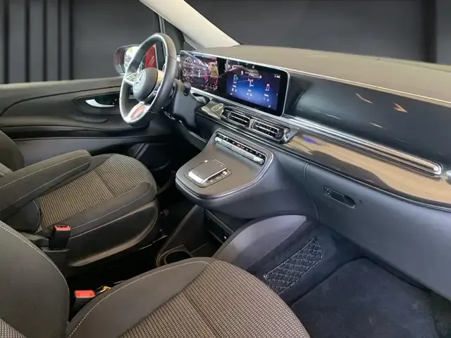 Mercedes-Benz V 220