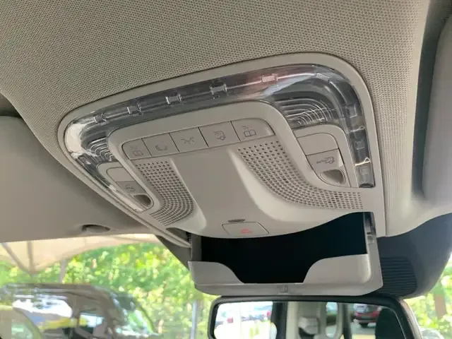 Mercedes-Benz V 220