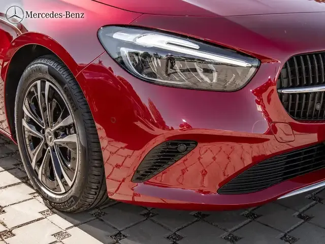 Mercedes-Benz B 180