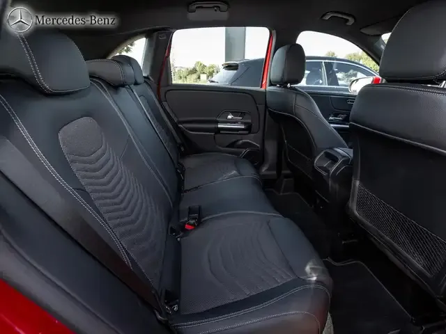 Mercedes-Benz B 180