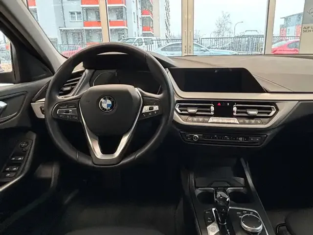 BMW 118