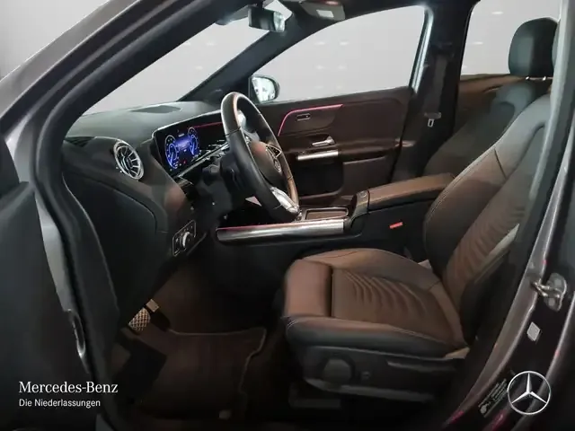 Mercedes-Benz EQA 300