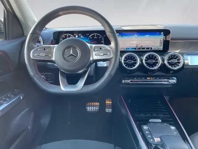 Mercedes-Benz GLB 200