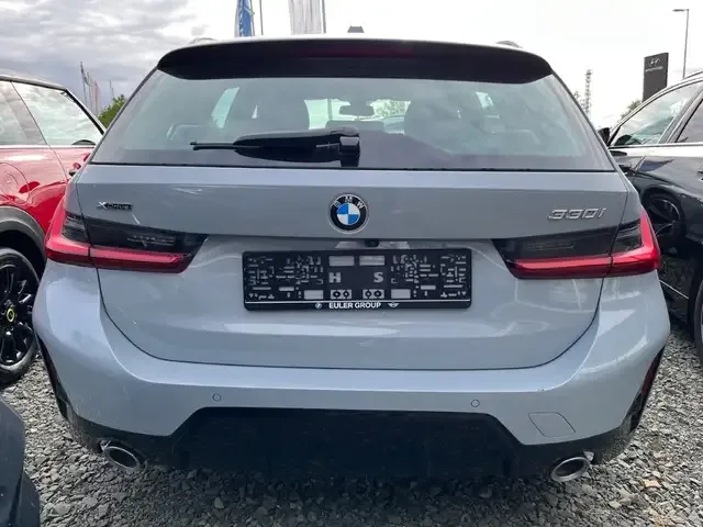 BMW 330