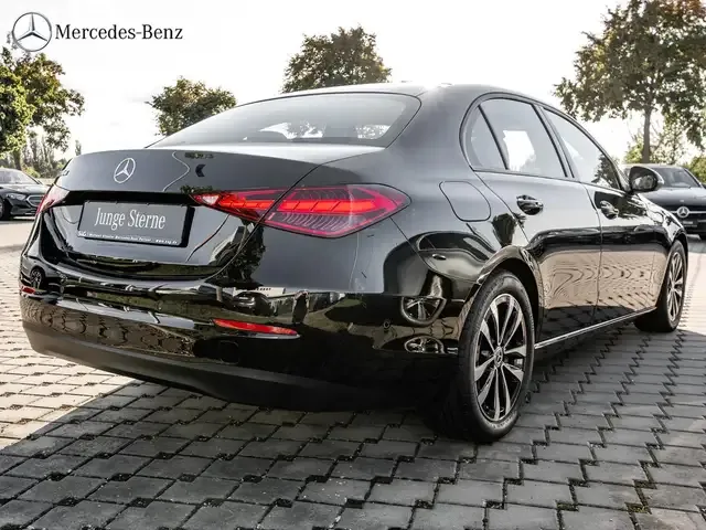 Mercedes-Benz C 220