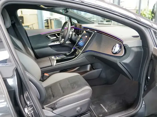 Mercedes-Benz EQE 300