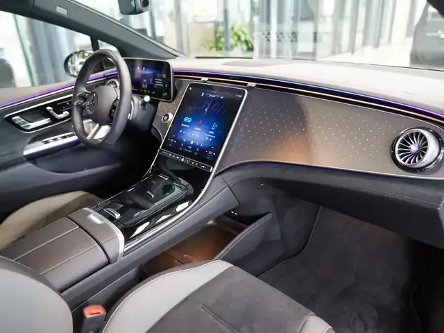 Mercedes-Benz EQE 300