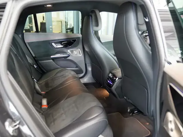 Mercedes-Benz EQE 300