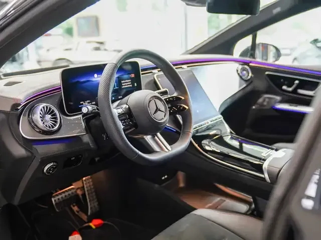 Mercedes-Benz EQE 300