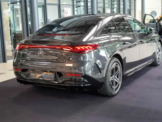 Mercedes-Benz EQE 300