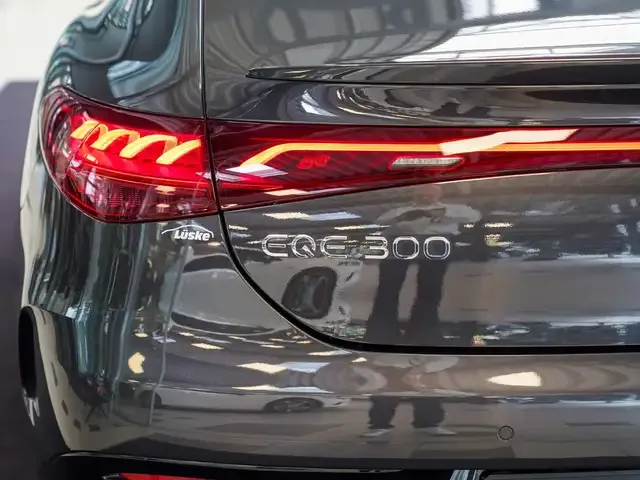 Mercedes-Benz EQE 300
