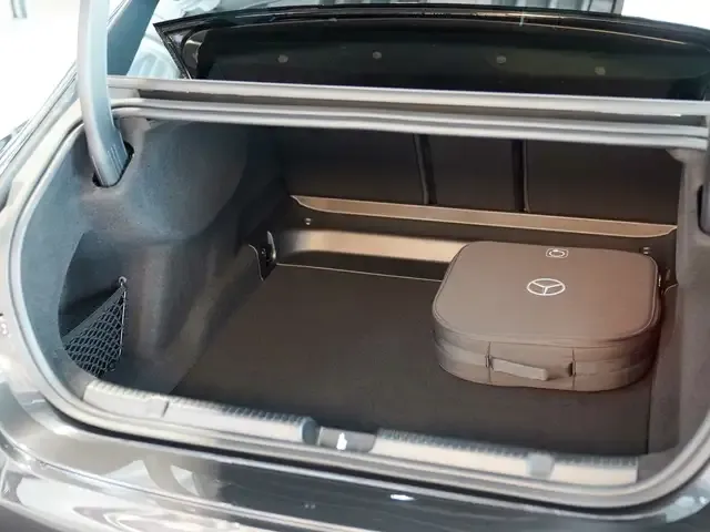 Mercedes-Benz EQE 300