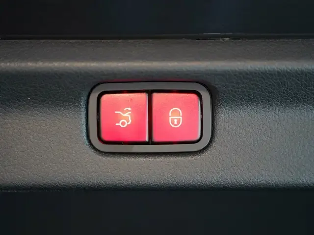 Mercedes-Benz EQE 300