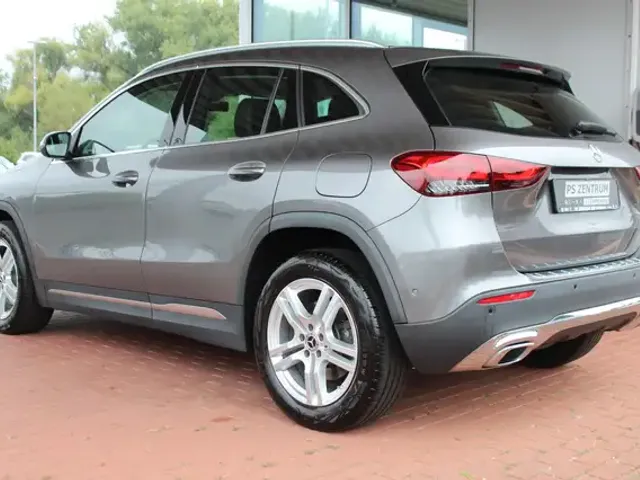 Mercedes-Benz GLA 250