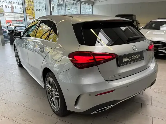 Mercedes-Benz A 250