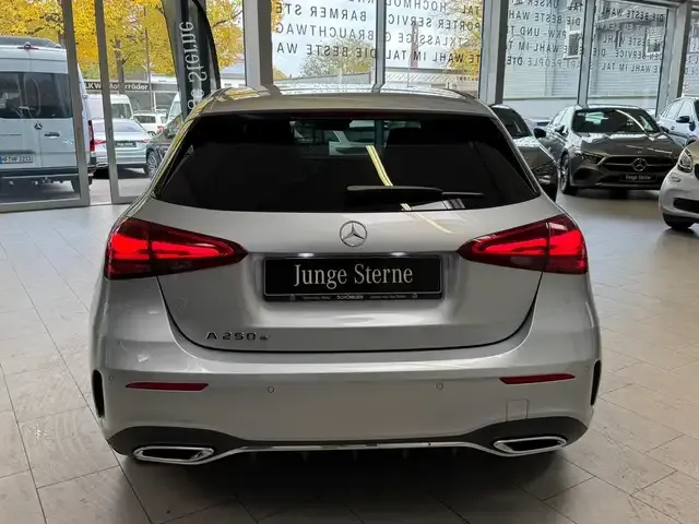 Mercedes-Benz A 250