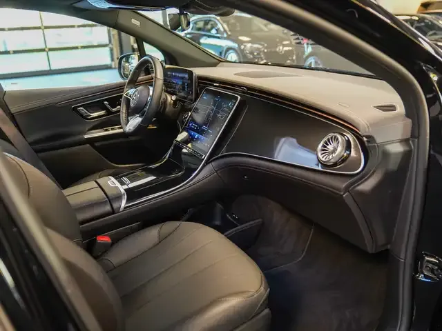 Mercedes-Benz EQE SUV