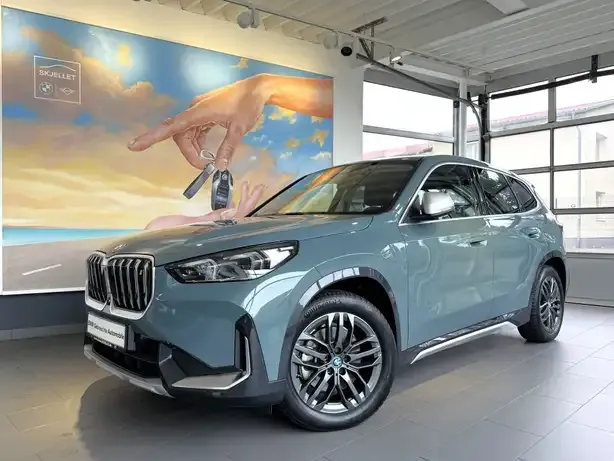 BMW iX1