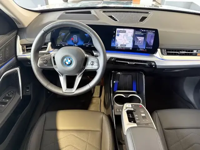 BMW iX1