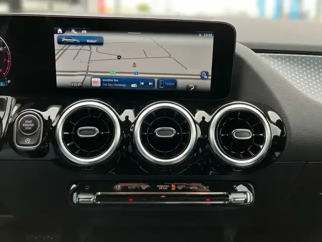 Mercedes-Benz B 180