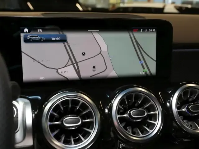 Mercedes-Benz GLB 200