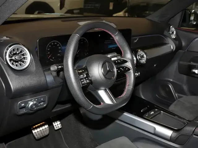 Mercedes-Benz GLB 200